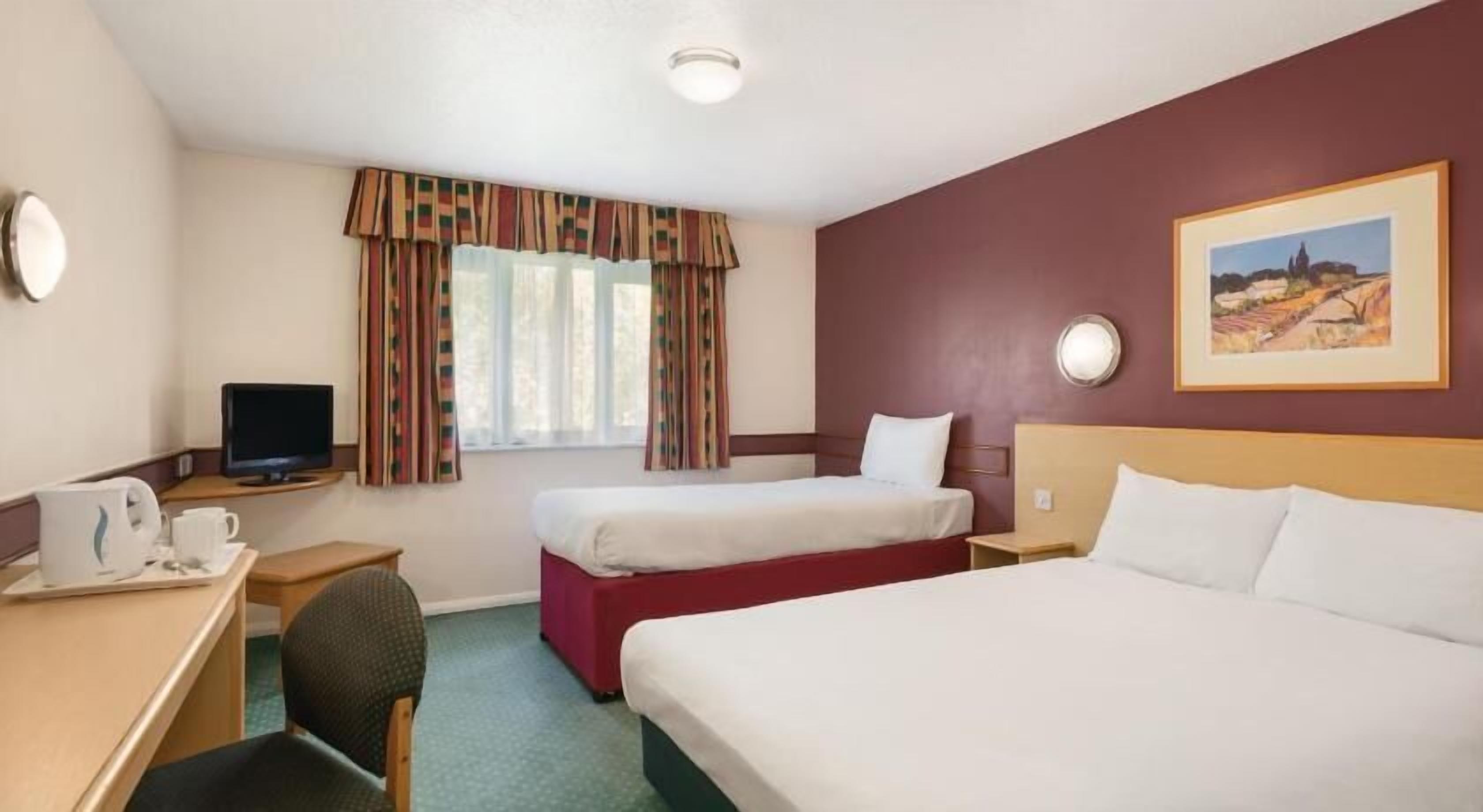 1 bedroom, desk, iron/ironing board, free cribs/infant beds