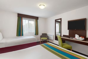 Desk, iron/ironing board, free cots/infant beds, free WiFi - Ramada by Wyndham South Mimms M25 (Potters Bar)