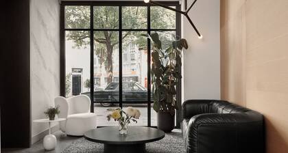 Bob W Munich Old Town