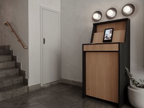 Check-in/check-out kiosk