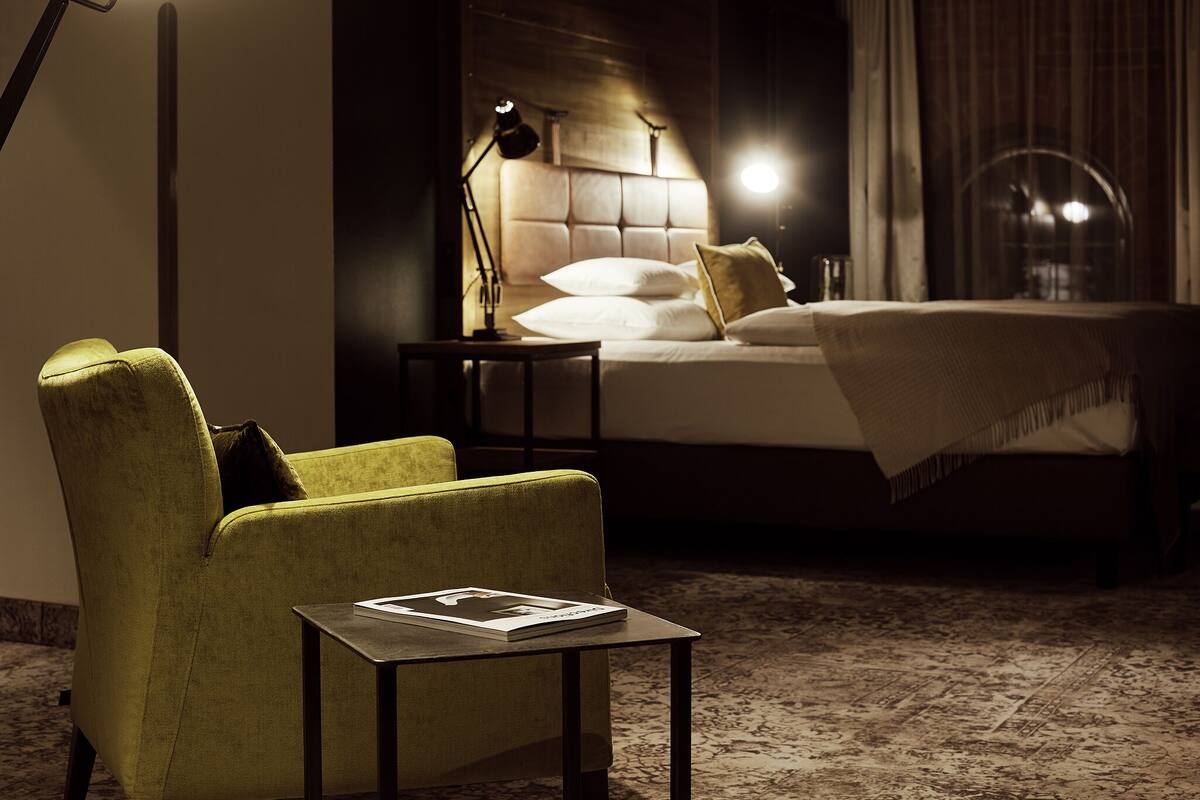 xl loft | premium bedding, minibar, in-room safe, soundproofing