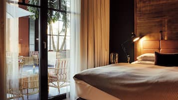 S Loft Atrium | Premium bedding, minibar, in-room safe, soundproofing