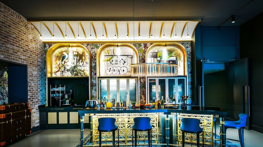 ANDAZ LONDON LIVERPOOL STREET, BY HYATT