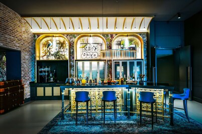 ANDAZ LONDON LIVERPOOL STREET, BY HYATT