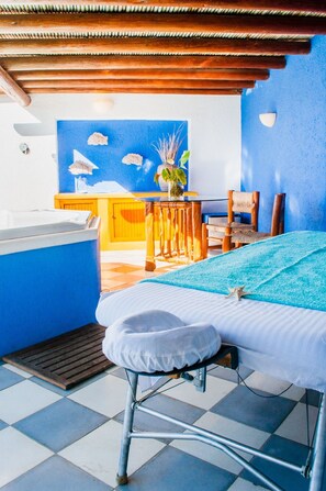 Couples treatment room(s), body treatments, deep-tissue massages