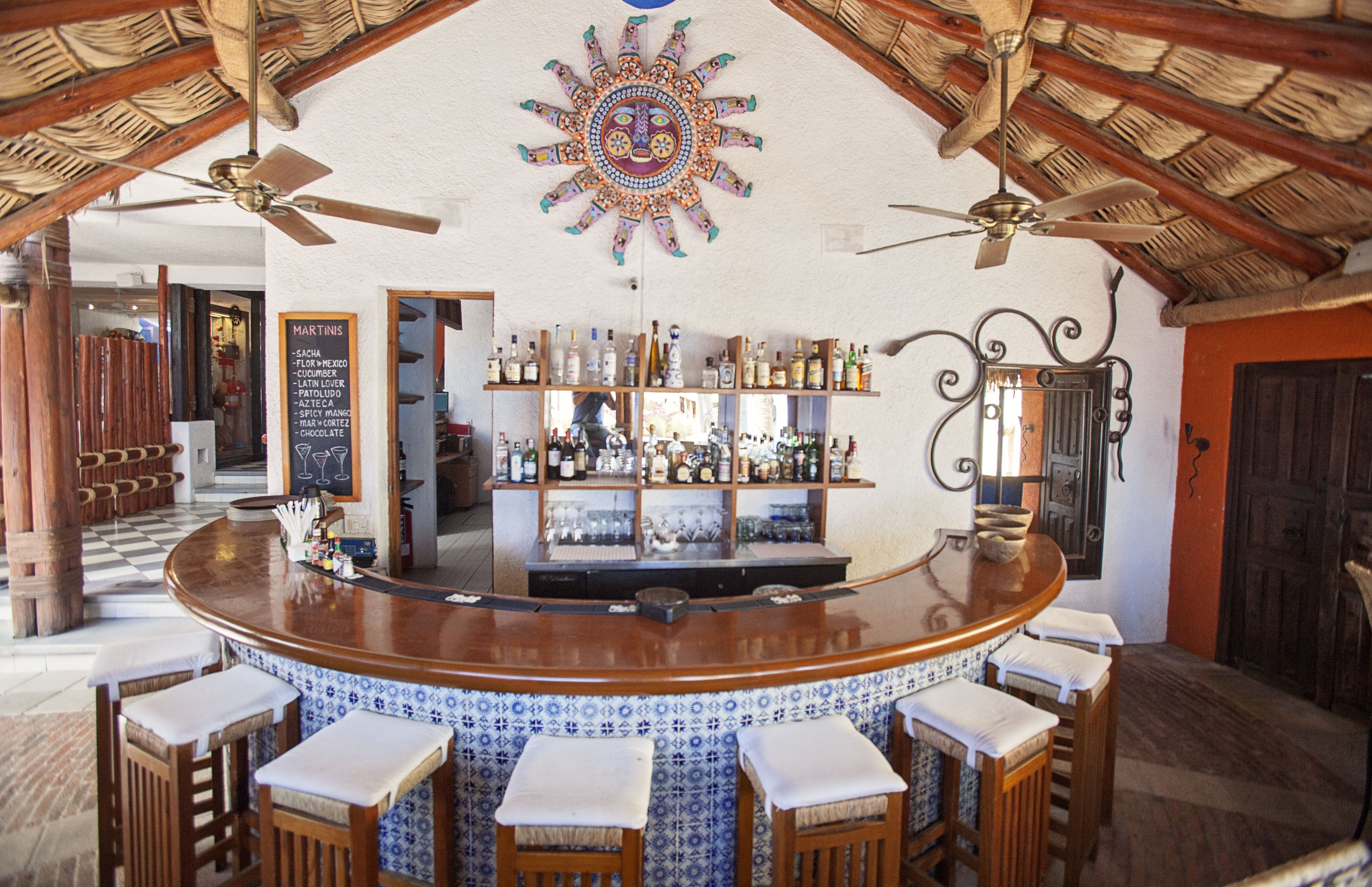 Con mesas al aire libre, abre en días seleccionados 