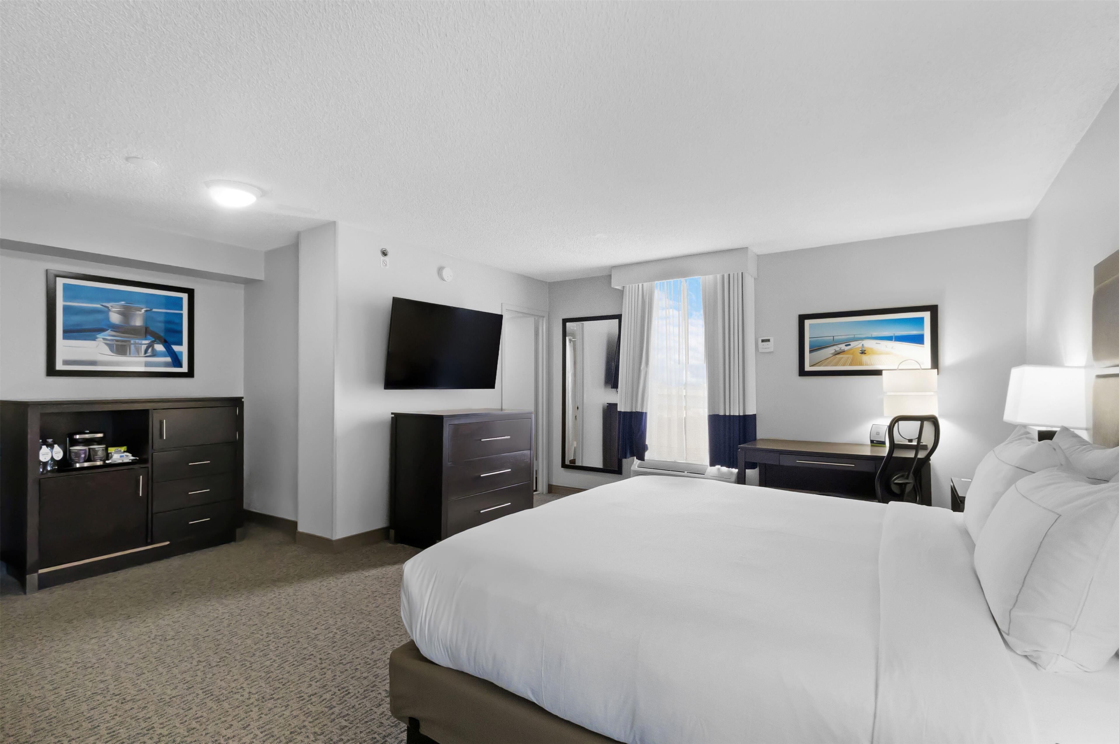 studio, 1 king bed with sofa bed, non smoking | premium bedding, in-room safe, desk, blackout curtains