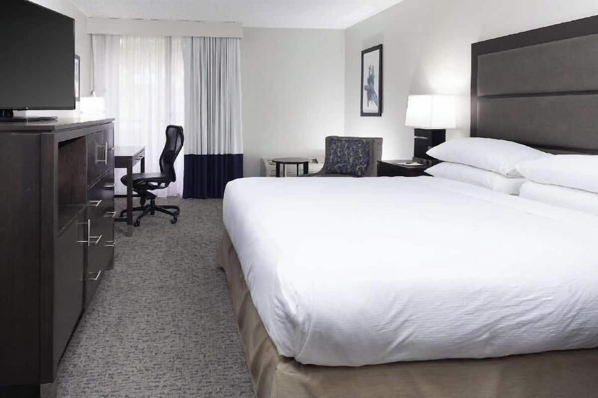 Premium bedding, in-room safe, desk, blackout drapes