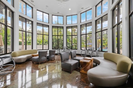 Lobby. Doubletree By Hilton - Palm Beach Gardens