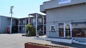 Unclassified image, 2 of 19, button - Laguna Inn (Eureka)