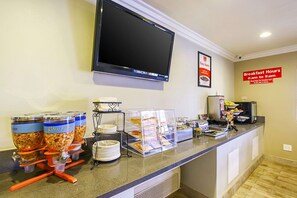 Tägliches inbegriffenes kontinentales Frühstück