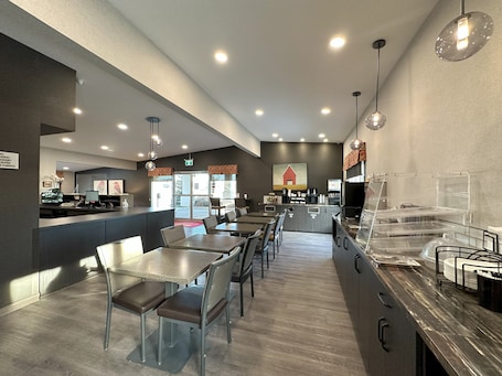 Free daily continental breakfast