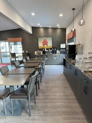 Esmorzar diari continental gratuït 