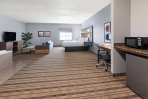 Suite, 1 King Bed, Non Smoking | Jetted tub - AmericInn by Wyndham Grinnell (Grinnell)