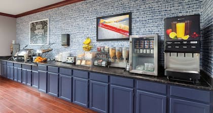 AmericInn by Wyndham Grinnell