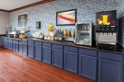 AmericInn by Wyndham Grinnell