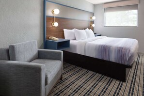 Minibar, individuelt dekorert, individuelt innredet og skrivebord