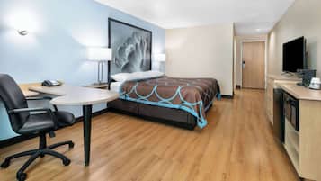 Room, 1 King Bed, Non Smoking | Minibar, iron/ironing board, free WiFi, bed sheets