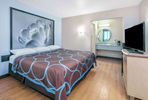 Minibar, iron/ironing board, free WiFi, bed sheets