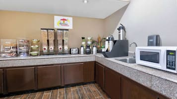 Free daily continental breakfast