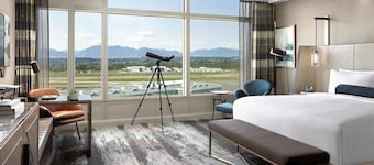 Fairmont Vancouver Airport In-Terminal Hotel