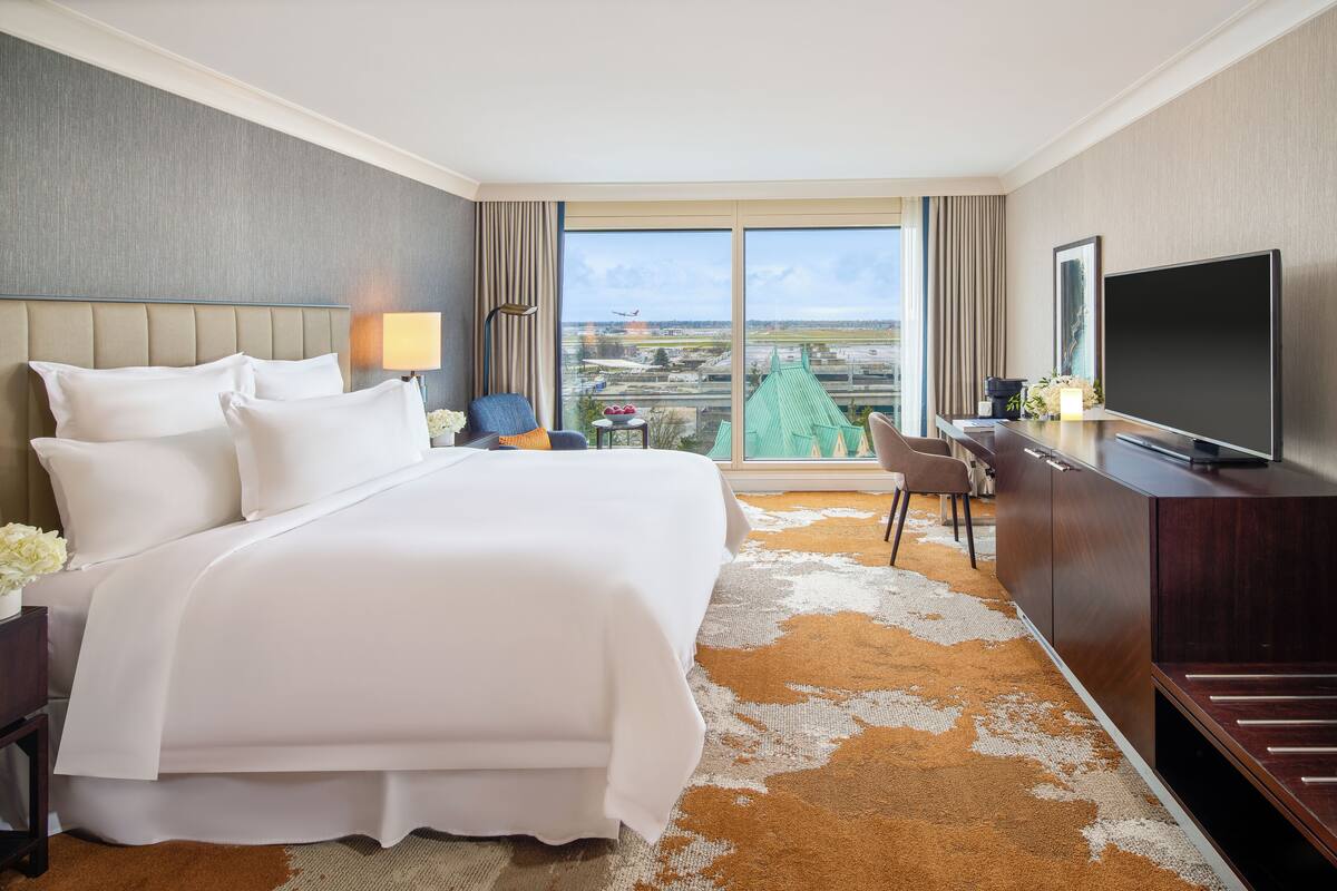 Suite, 1 kingsize bed | Luxe beddengoed, donsdekens, pillowtop-bedden, een minibar
