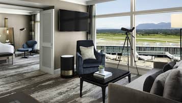 Sviitti (Fairmont Gold King Runaway view) | Ylelliset vuodevaatteet, untuvapeitot, pillowtop-patjalliset sängyt