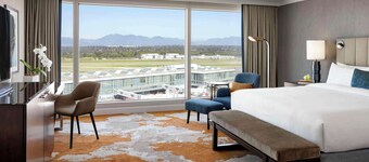Fairmont Vancouver Airport In-Terminal Hotel