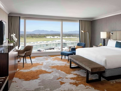 Fairmont Vancouver Airport In-Terminal Hotel