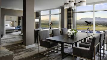 Fairmont Gold, Suite Signature | Literie de qualité supérieure, couette en duvet d'oie, surmatelas