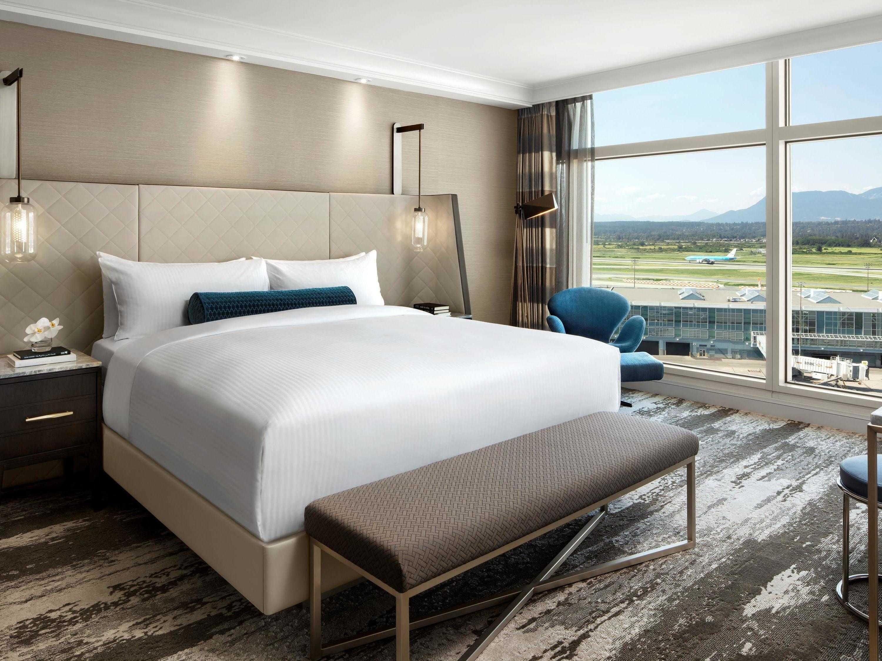 Fairmont Gold Runway View King