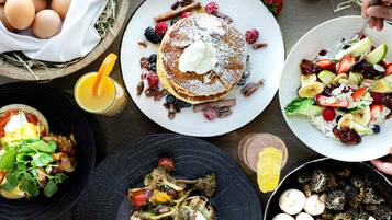 Desayuno completo todos los días (con cargo)