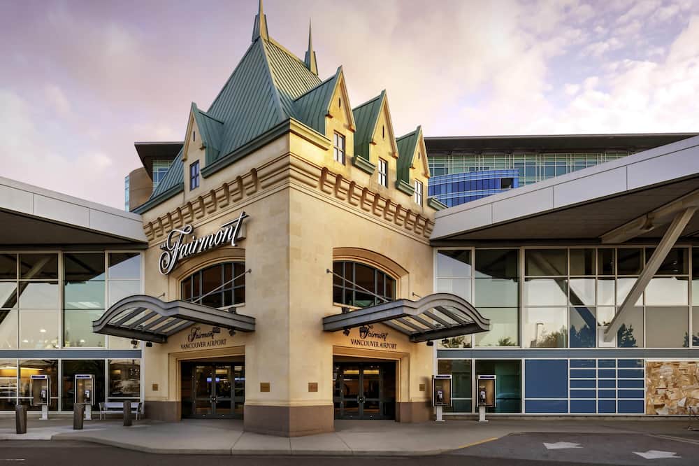 Fairmont Vancouver Airport In-Terminal Hotel