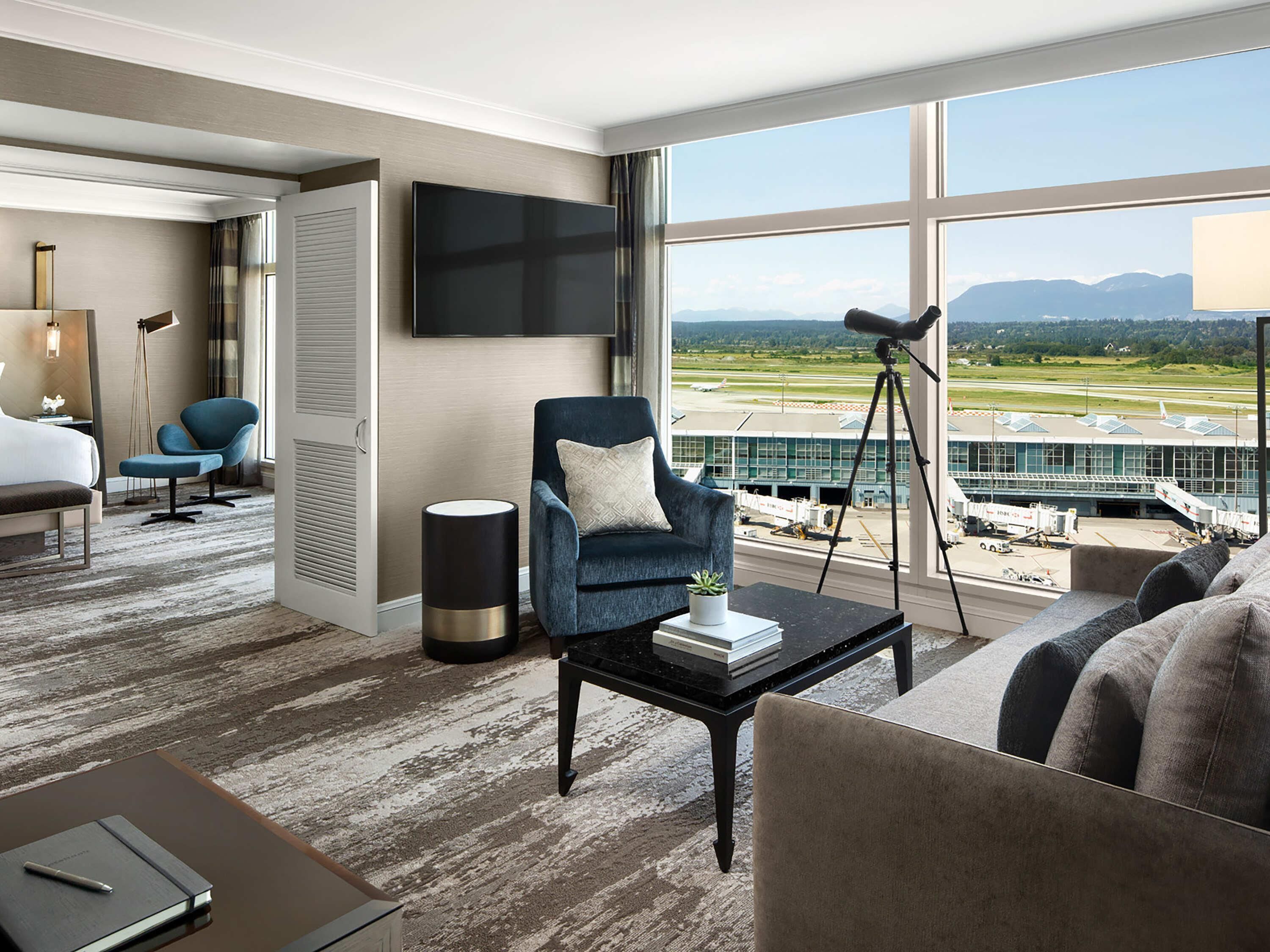 Suite (Fairmont Gold King Runaway view) | Ropa de cama de alta calidad y edredones de plumas