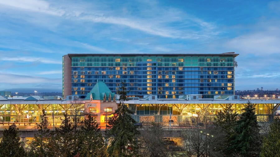 Fairmont Vancouver Airport In-Terminal Hotel