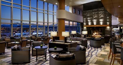 Fairmont Vancouver Airport In-Terminal Hotel