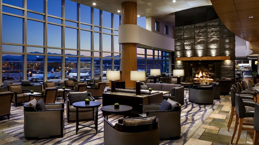 Fairmont Vancouver Airport In-Terminal Hotel