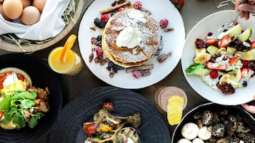 Daily full breakfast for a fee