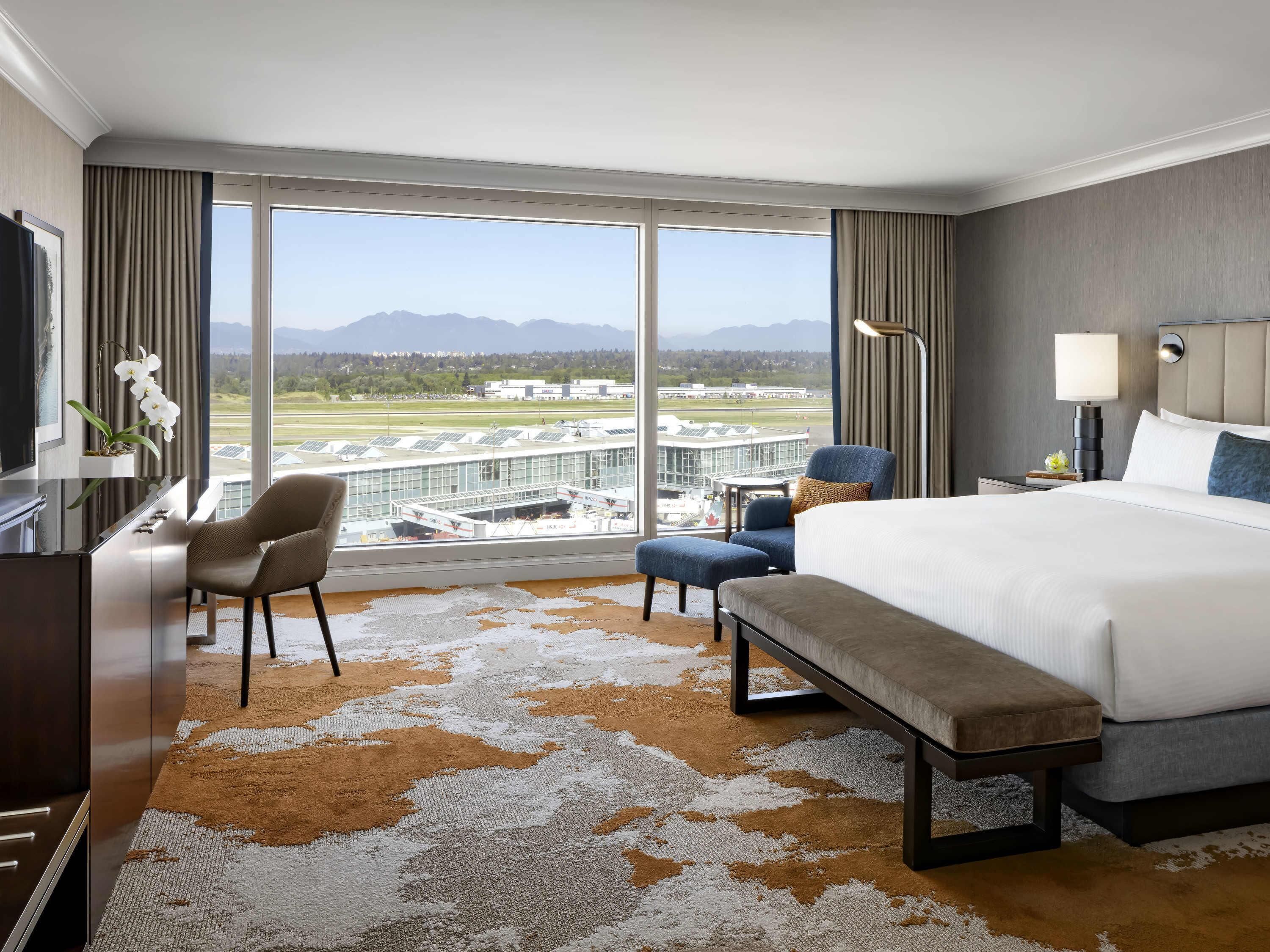 Chambre Signature, 1 très grand lit (Runway View)