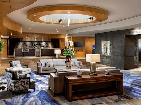 Hall. Fairmont Vancouver Airport In-Terminal Hotel