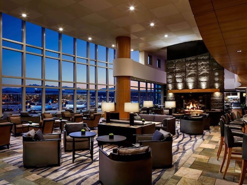 Fairmont Vancouver Airport In-Terminal Hotel