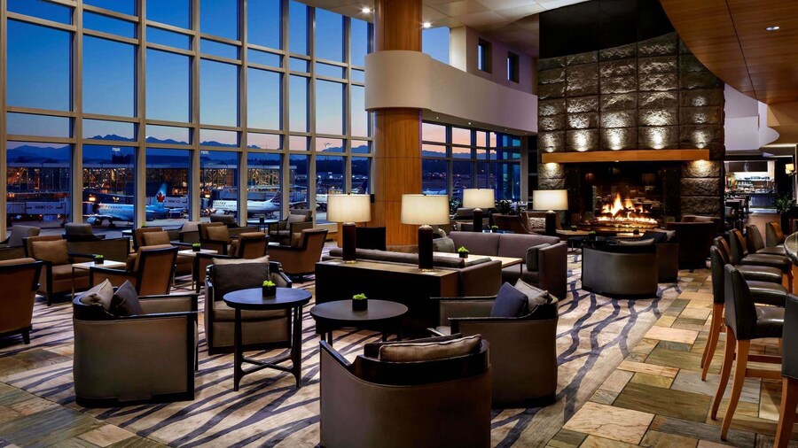 Fairmont Vancouver Airport In-Terminal Hotel