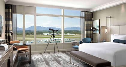 Fairmont Vancouver Airport In-Terminal Hotel