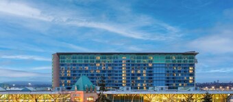 Fairmont Vancouver Airport In-Terminal Hotel