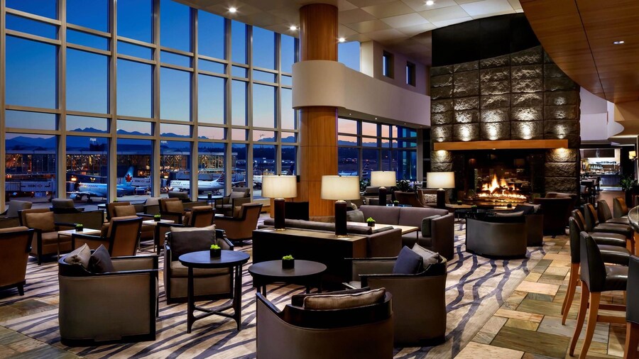 Fairmont Vancouver Airport In-Terminal Hotel