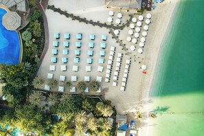 3 Außenpools, Cabañas (kostenlos), Sonnenschirme