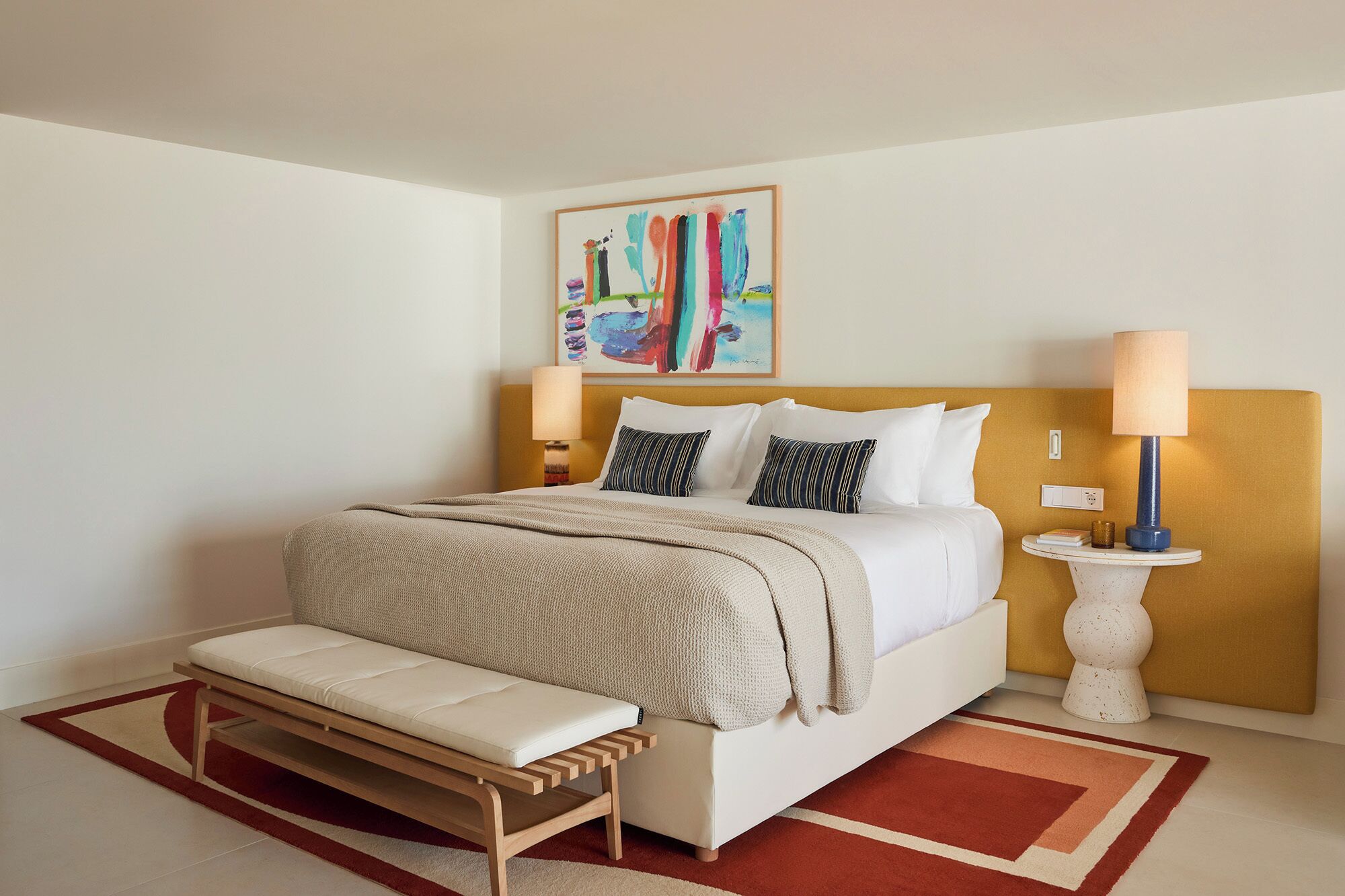 Room, Balcony (Essential)