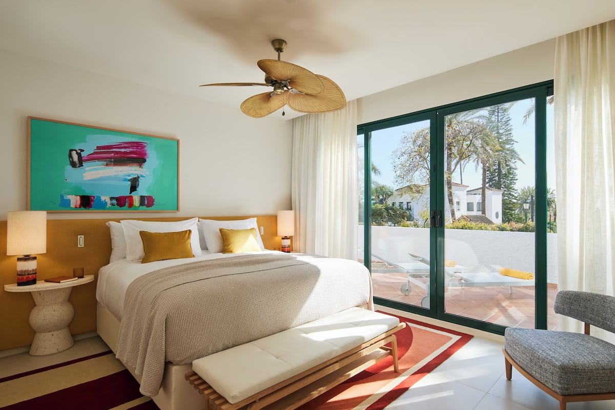 Down duvets, minibar, in-room safe, desk