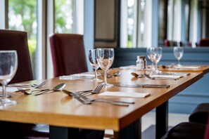 Lunsj og middag serveres