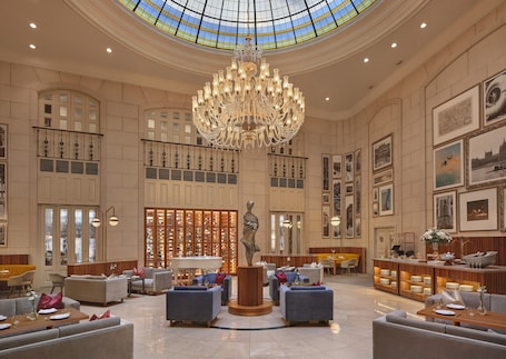 Se sirven comidas, cenas, brunch y cocina italiana